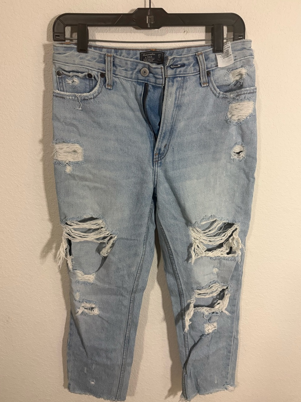 Abercrombie & Fitch Light Blue Distressed Slim-Straight Jeans - 4 Short